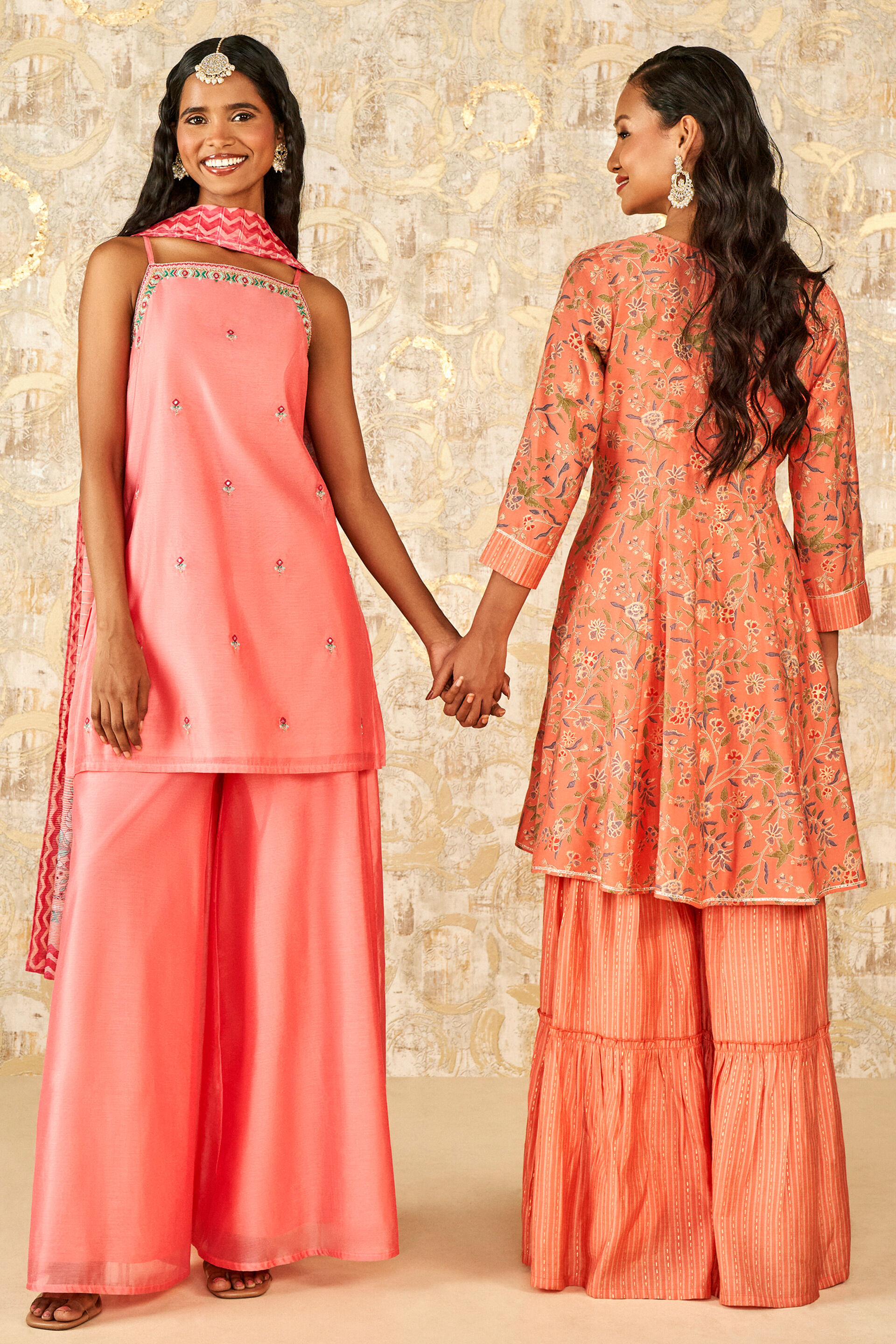 Buy our Coral Ethnic Motifs Flared Set 3 online from globaldesi.in SC FW23GM0073PCHD